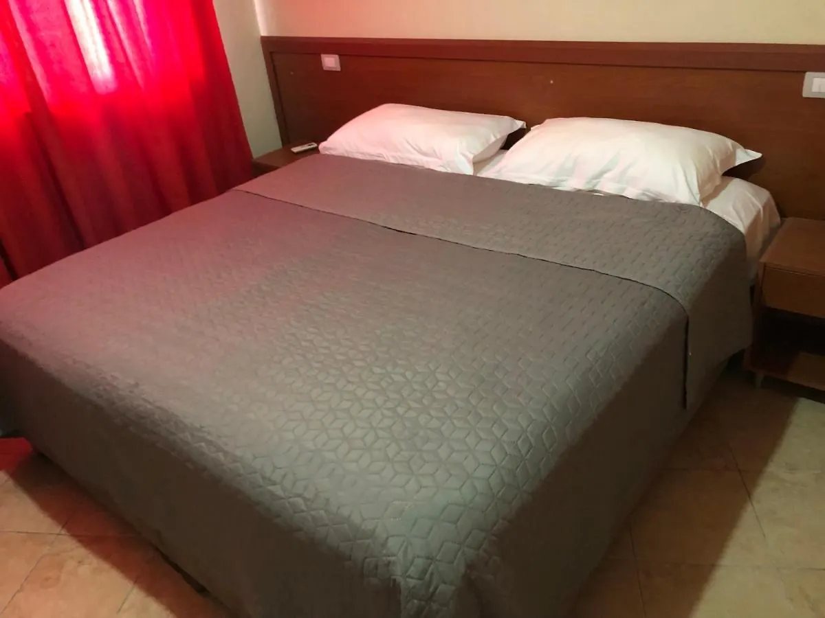 Hotel Apartments Ardo Golem